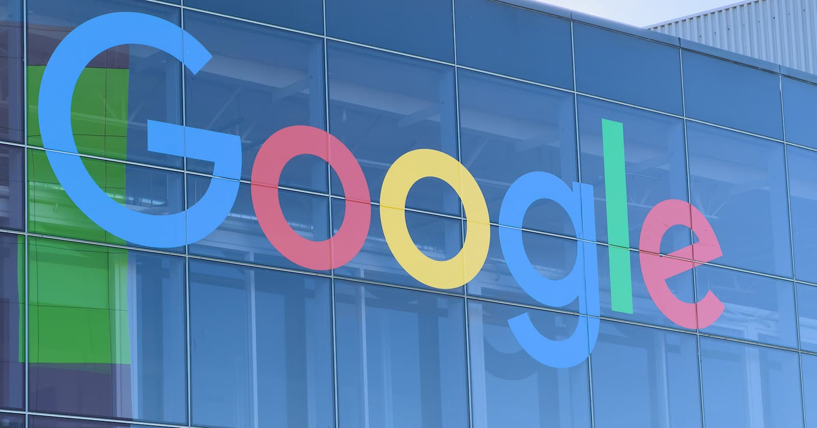 Google Revises Discover Guidelines Alongside Core Update